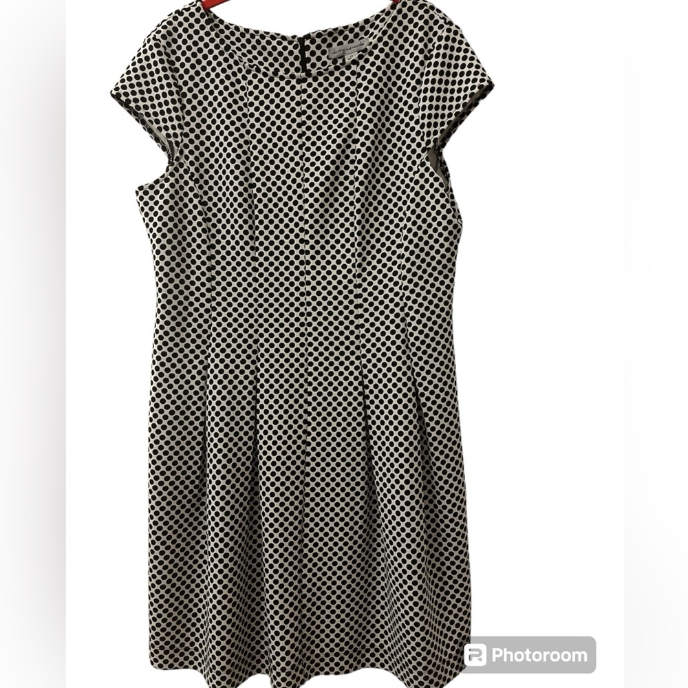 Women’s dress Danny & Nicole size 12 polka dots. Black & white.